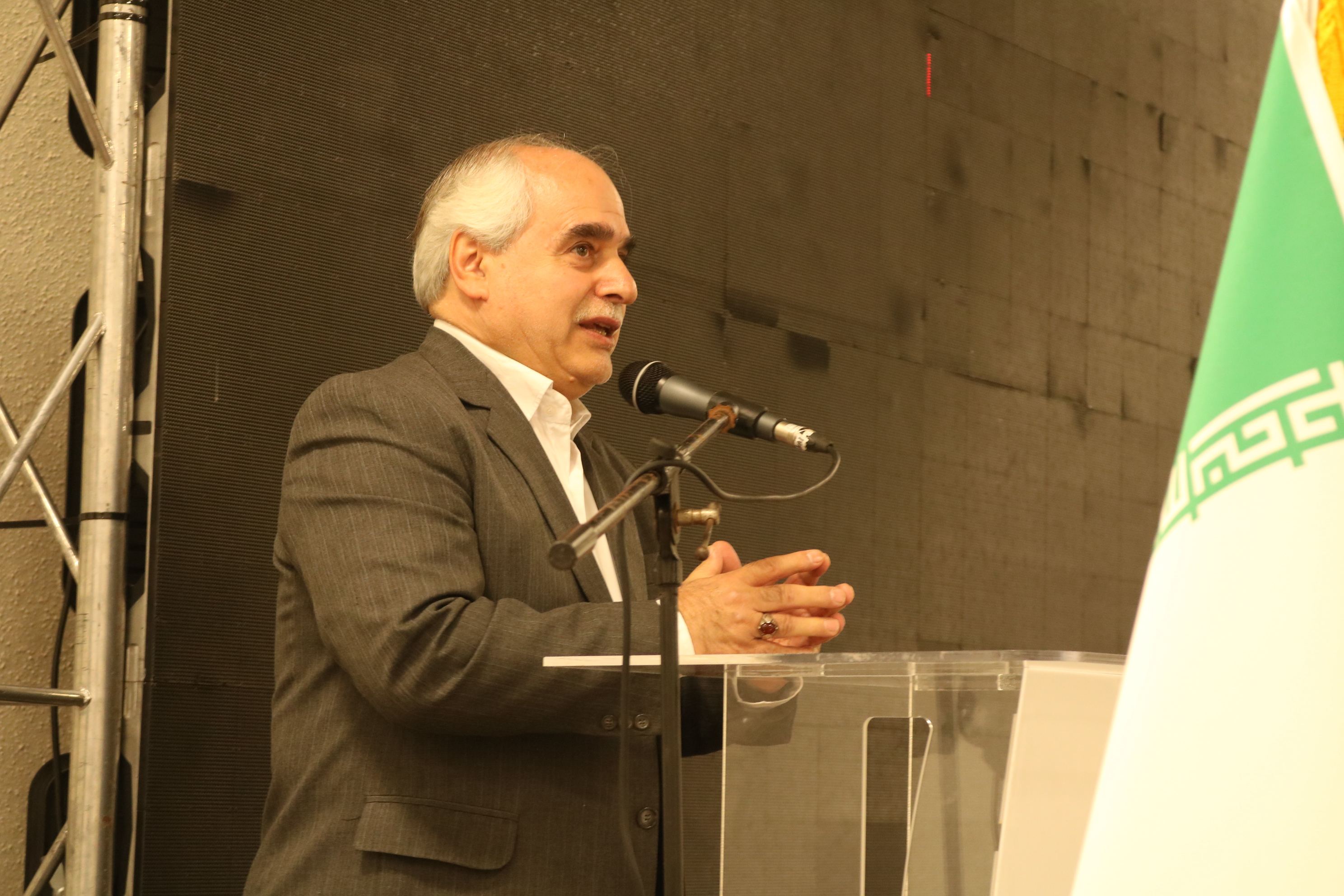 سخنرانی دکتر امیر خاکی رییس دانشکده دامپزشکی دانشگاه تخصصی فناوری های نوین آمل به مناسب روز ملی دامپزشکی