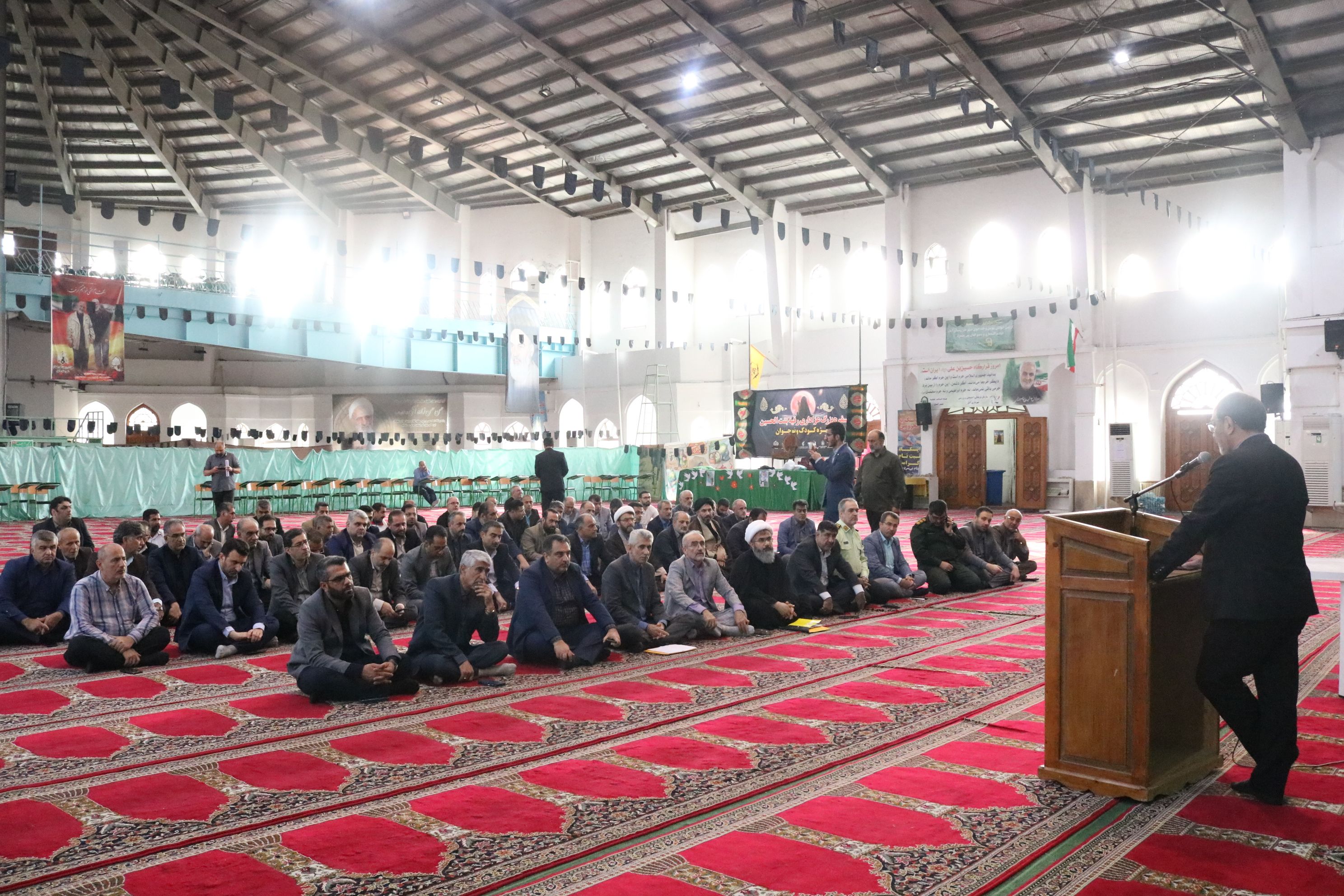 حضور رییس دانشگاه به مناسبت سالروز شهادت شهیدان رجائی و باهنر و آغاز هفته دولت در شهرستان آمل و ادای احترام به مقام شامخ شهیدان