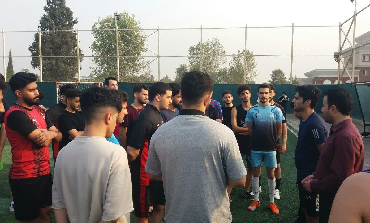 آزمون استعدادیابی فوتبال به مناسبت هفته تربیت بدنی