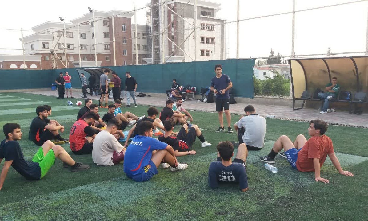 آزمون استعدادیابی فوتبال به مناسبت هفته تربیت بدنی