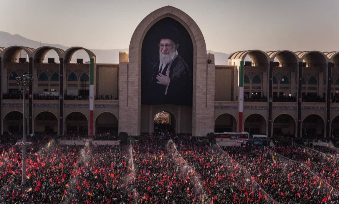 حضور پرشور دانشگاهیان دانشگاه تخصصی فناوری های نوین آمل در آیین وداع و تشییع پیکر مطهر قائد شهید امت