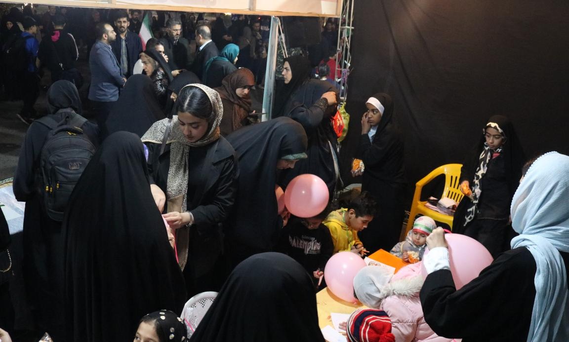برپایی موکب دانشگاه به مناسبت دهه کرامت و روز دختر در میدان 17 شهریور آمل