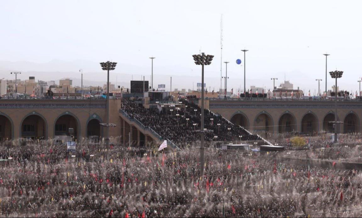 حضور پرشور دانشگاهیان دانشگاه تخصصی فناوری های نوین آمل در آیین وداع و تشییع پیکر مطهر قائد شهید امت