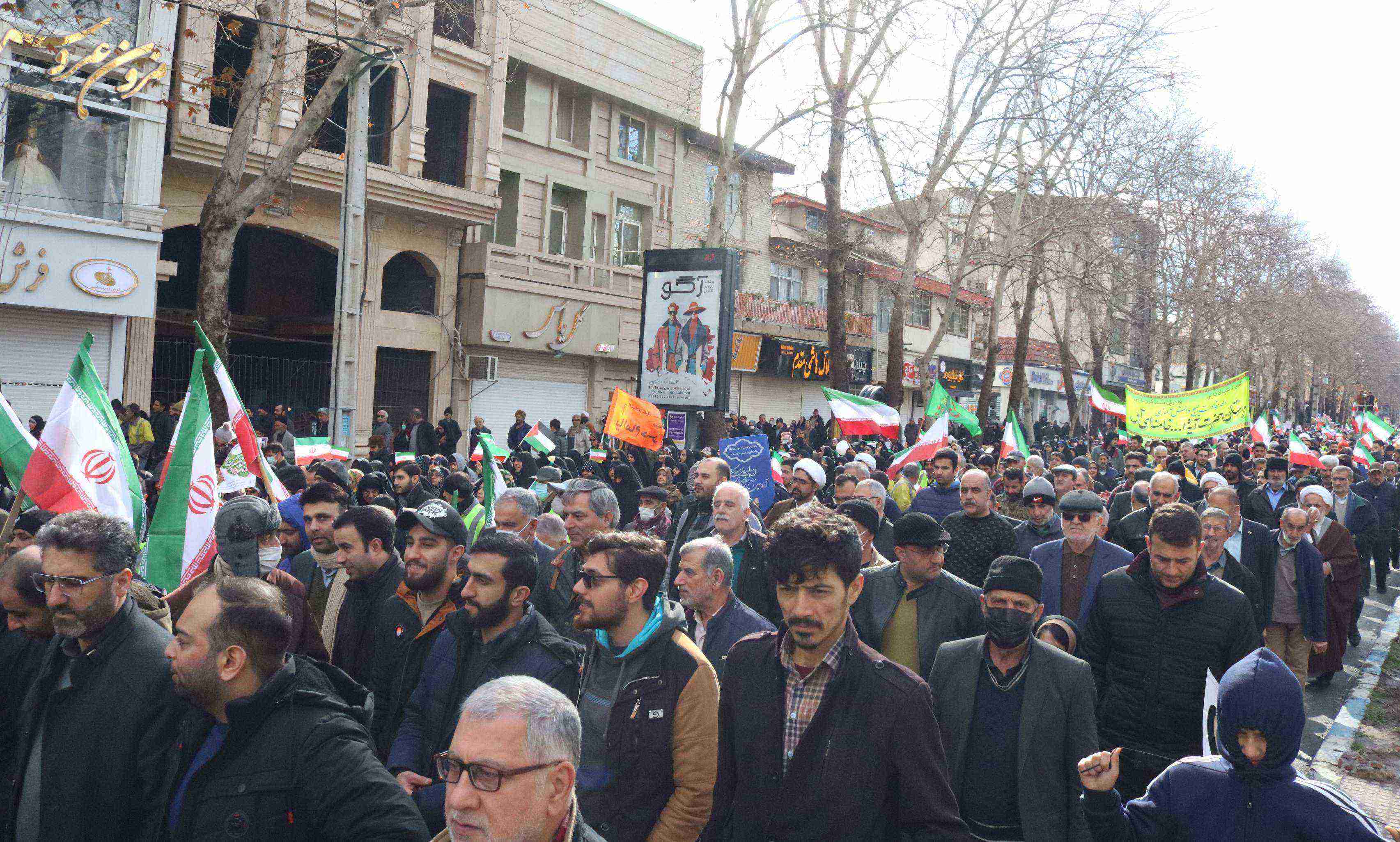 حضور دانشگاهیان دانشگاه تخصصی فناوری های نوین آمل در راهپیمایی یوم الله 22 بهمن