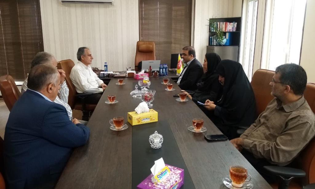 نشست مشترک هیأت رئیسه دانشگاه با مدیران مجموعه فرآورده های غذایی کاپو کاله / گامی نو در تأمین غذای سالم دانشجویی