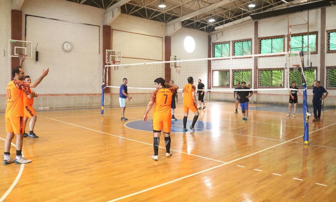 دیدار دوستانه والیبال کارکنان دانشگاه تخصصی فناوری های نوین با کارکنان دانشگاه شمال به مناسبت هفته تربیت بدنی