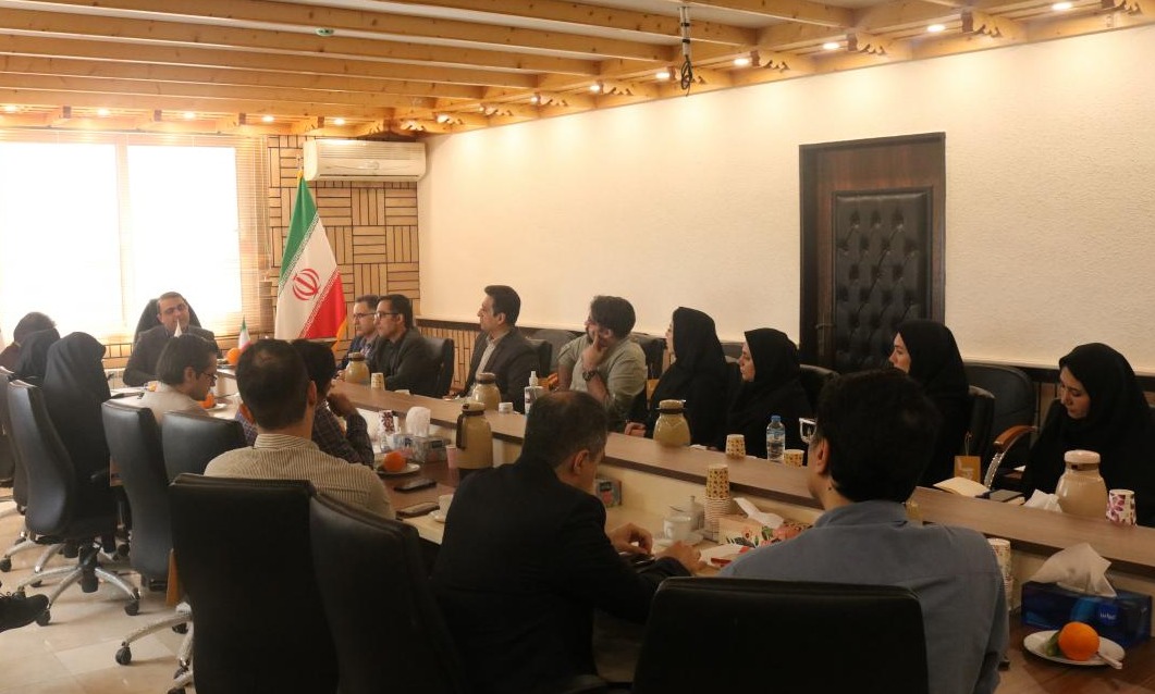 نشست صمیمانه هیأت رئیسه دانشگاه با اعضای هیأت علمی دانشکده دامپزشکی