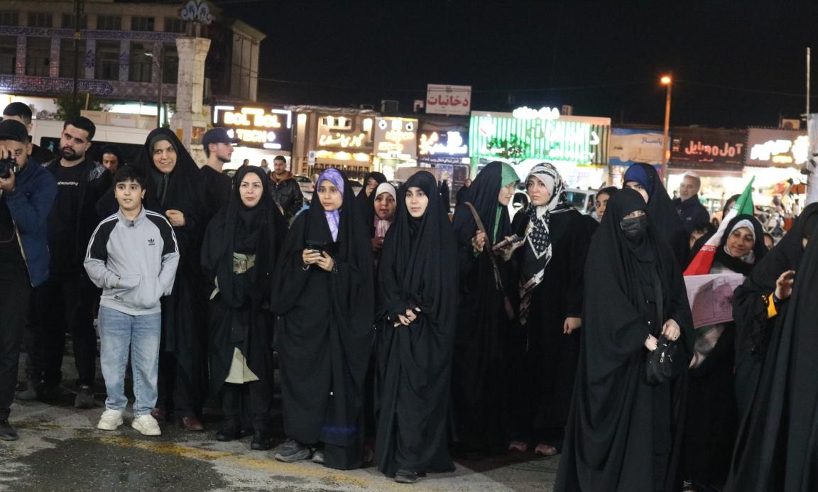 برپایی موکب دانشگاه به مناسبت دهه کرامت و روز دختر در میدان 17 شهریور آمل