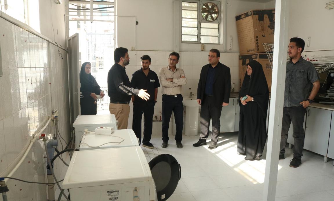 بازدید ریاست دانشگاه از خوابگاه های دانشجویی در آستانه سال تحصیلی جدید