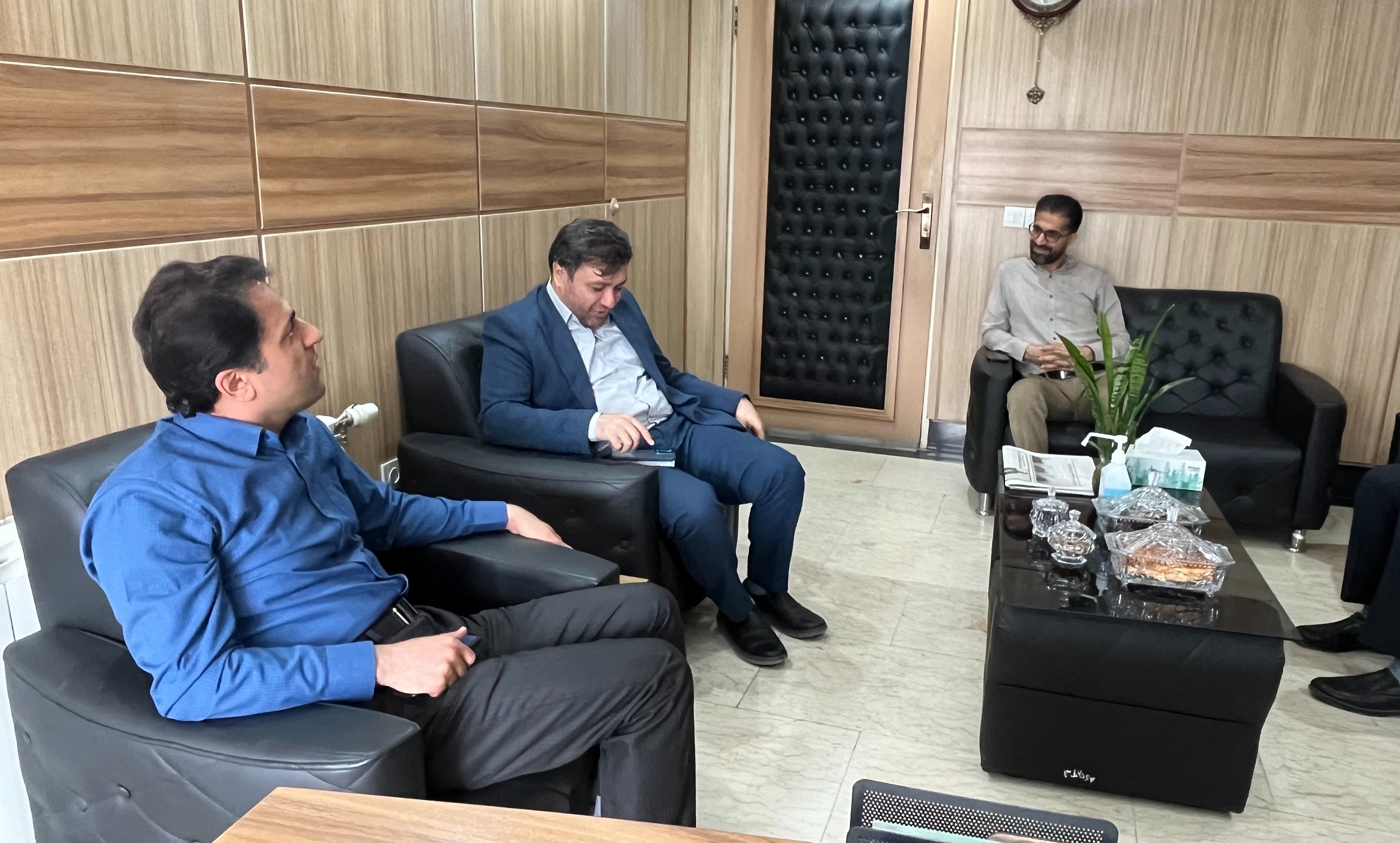 دیدار مدیر خانه مطبوعات آمل با سرپرست دانشگاه تخصصی فناوری های نوین آمل