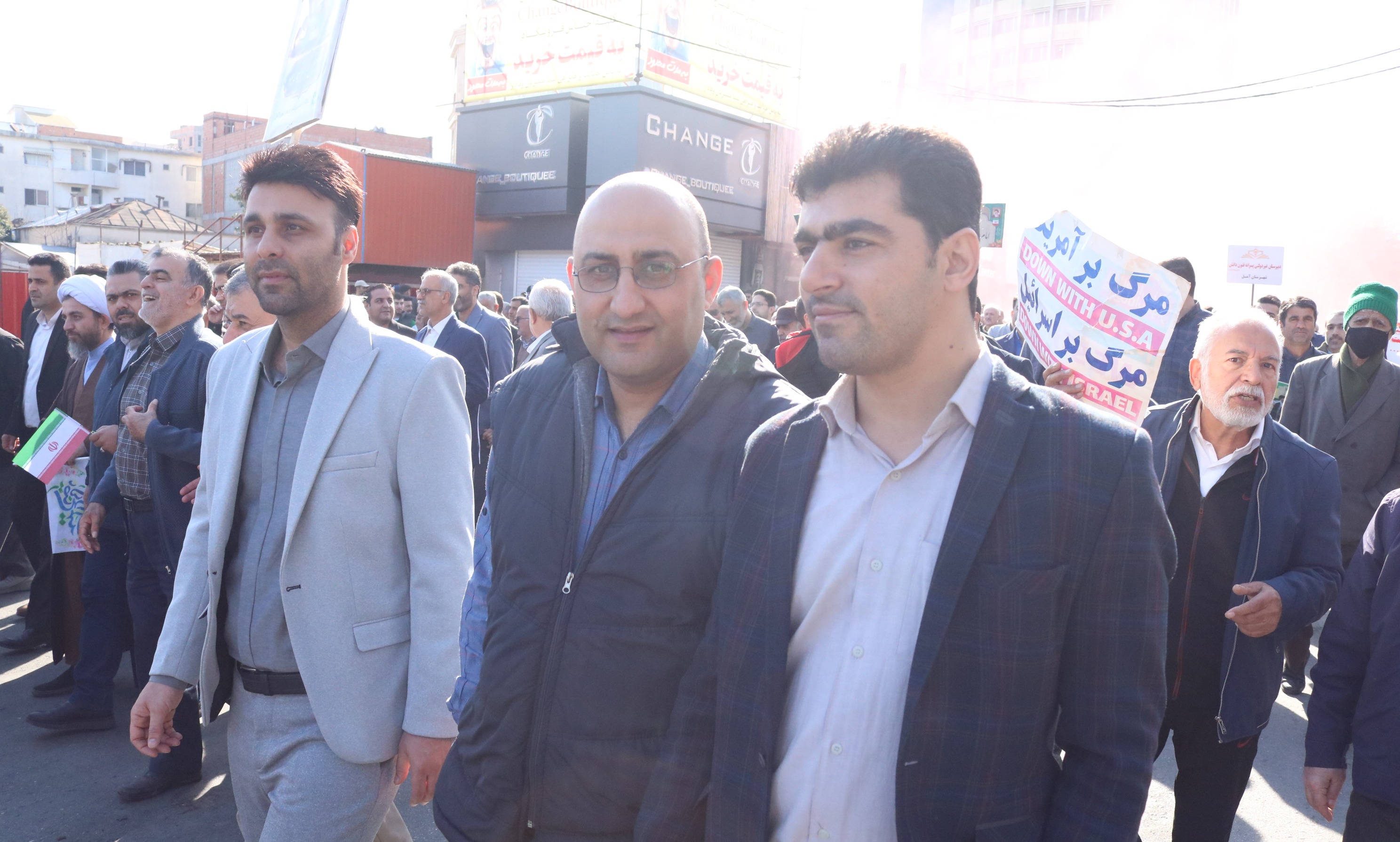 حضور دانشگاهیان دانشگاه تخصصی فناوری های نوین آمل در مراسم راهپیمایی یوم الله 22 بهمن
