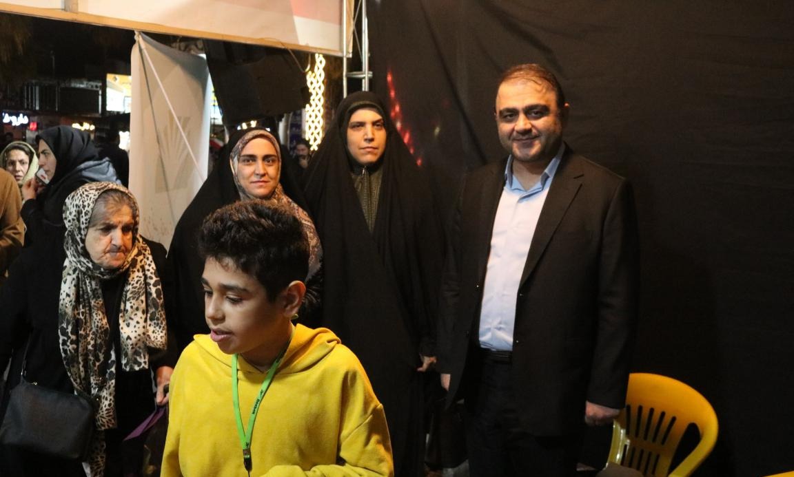 برپایی موکب دانشگاه به مناسبت دهه کرامت و روز دختر در میدان 17 شهریور آمل