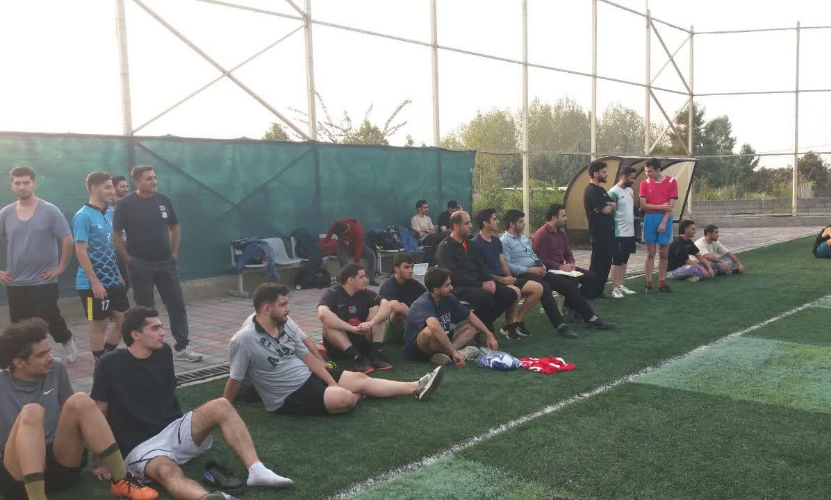 آزمون استعدادیابی فوتبال به مناسبت هفته تربیت بدنی