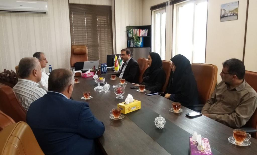 نشست مشترک هیأت رئیسه دانشگاه با مدیران مجموعه فرآورده های غذایی کاپو کاله / گامی نو در تأمین غذای سالم دانشجویی