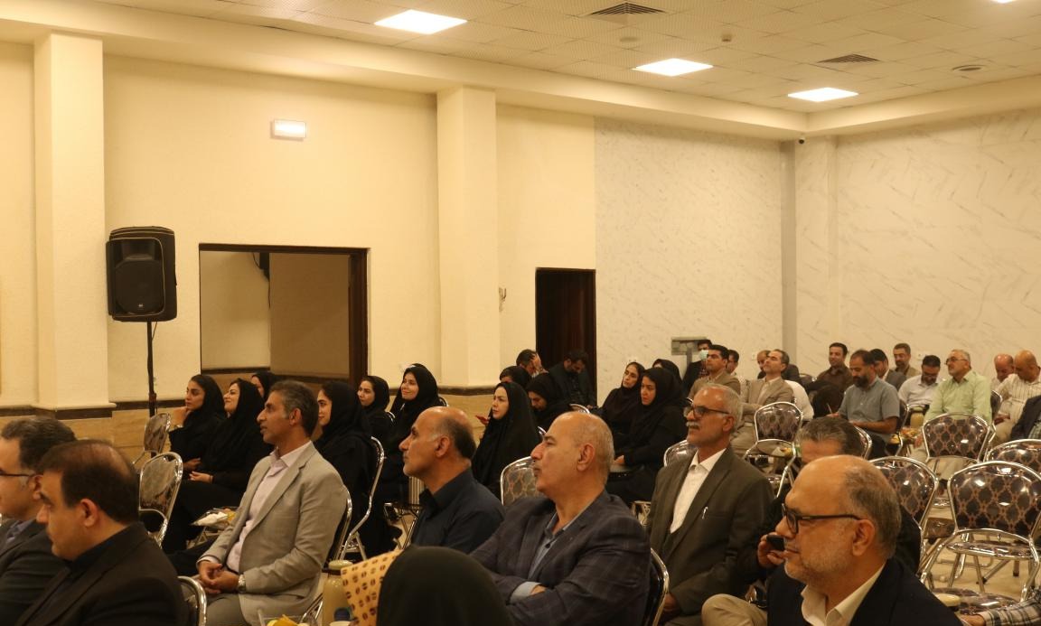 آیین گرامیداشت روز کارمند / تجلیل از کارمندان نمونه