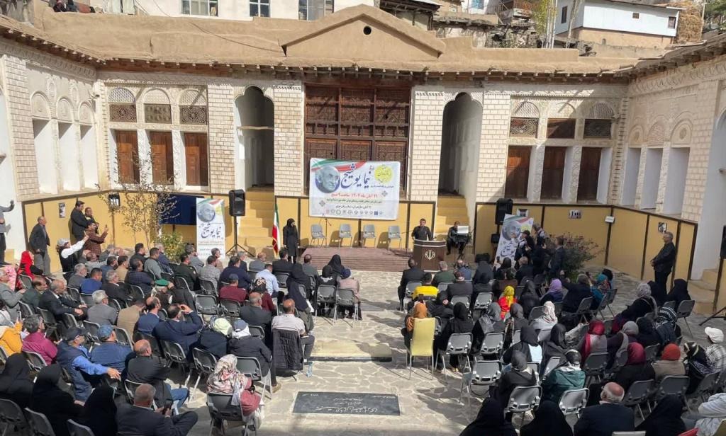 بازدید دانشجویان از خانه تاریخی نیما یوشیج