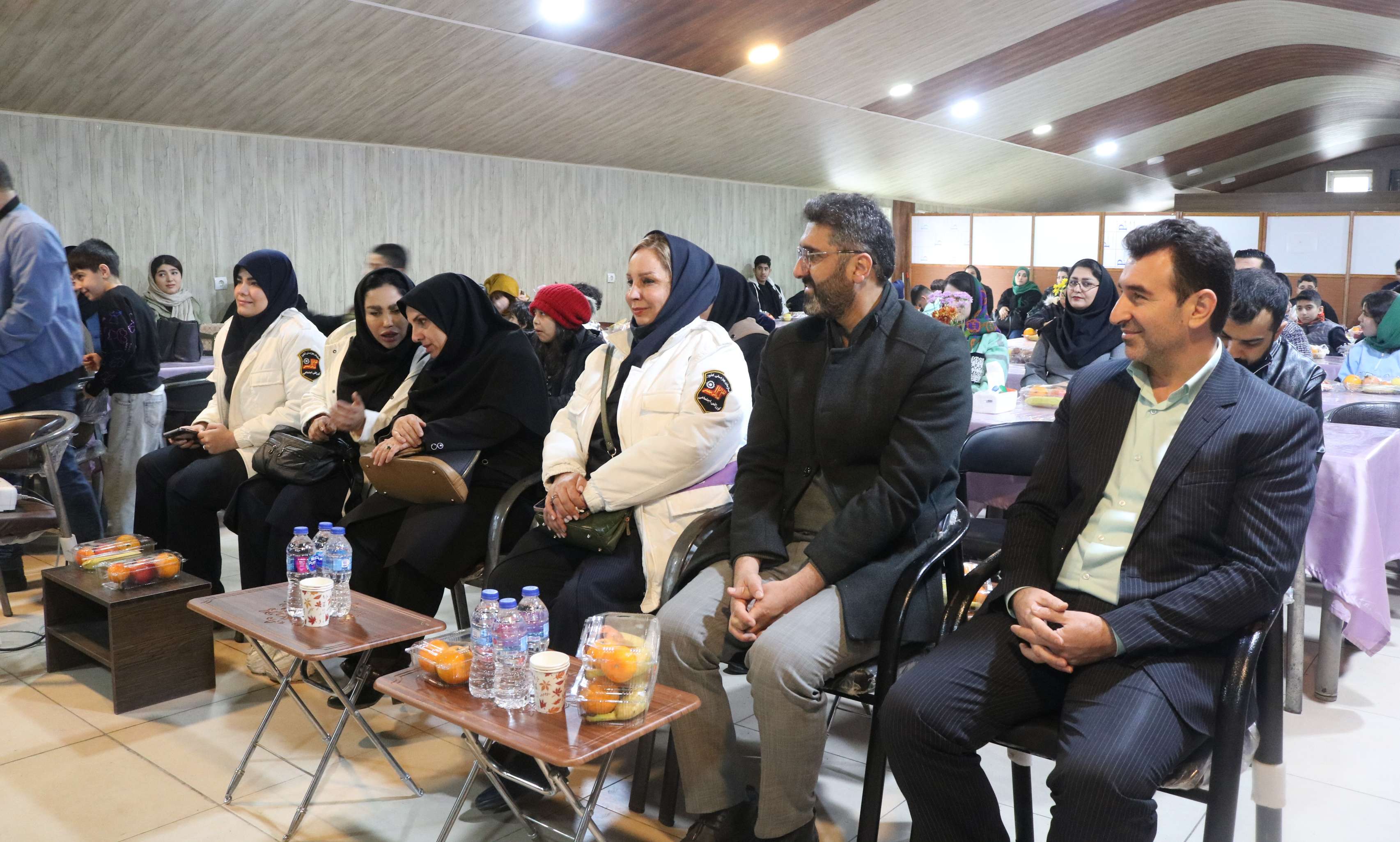 برپایی جشن یلدا کودکان موسسه ارمغان رویش نو با همکاری دانشگاه تخصصی فناوری های نوین آمل