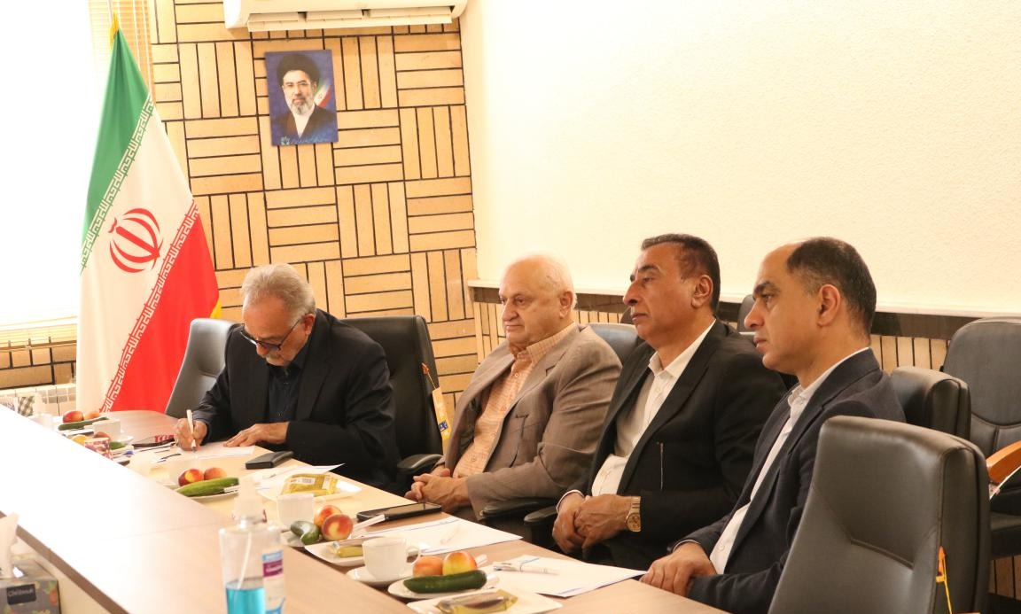 عزم دانشگاه برای تحول در تعامل با جامعه؛ نشست راهبردی با کارآفرینان، صنعتگران و خیرین نیک اندیش شهرستان آمل 