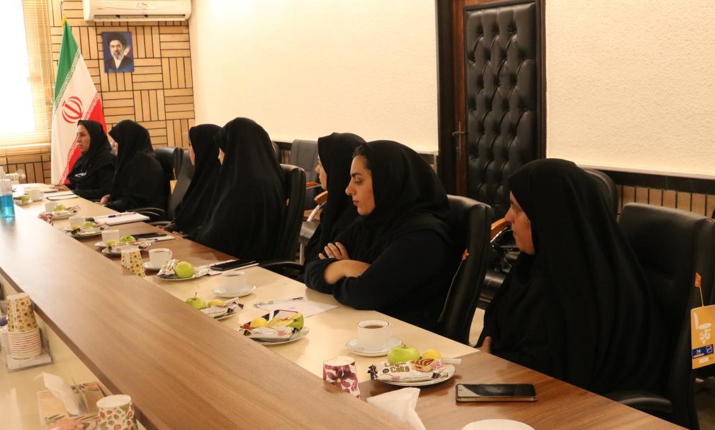 نشست صمیمی هیأت رئیسه با کارمندان حوزه فرهنگی و دانشجویی