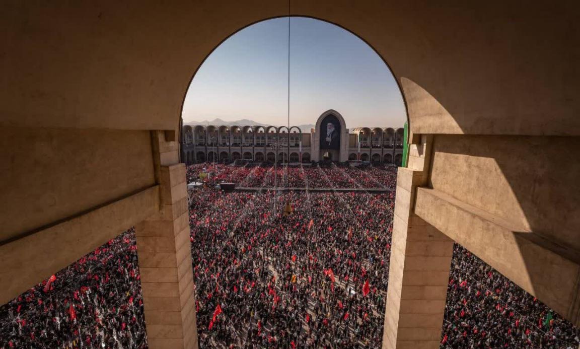 حضور پرشور دانشگاهیان دانشگاه تخصصی فناوری های نوین آمل در آیین وداع و تشییع پیکر مطهر قائد شهید امت
