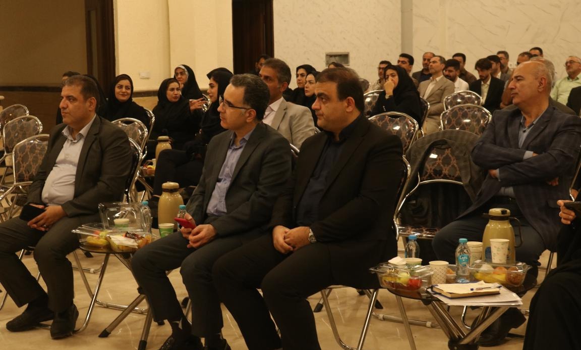 آیین گرامیداشت روز کارمند / تجلیل از کارمندان نمونه