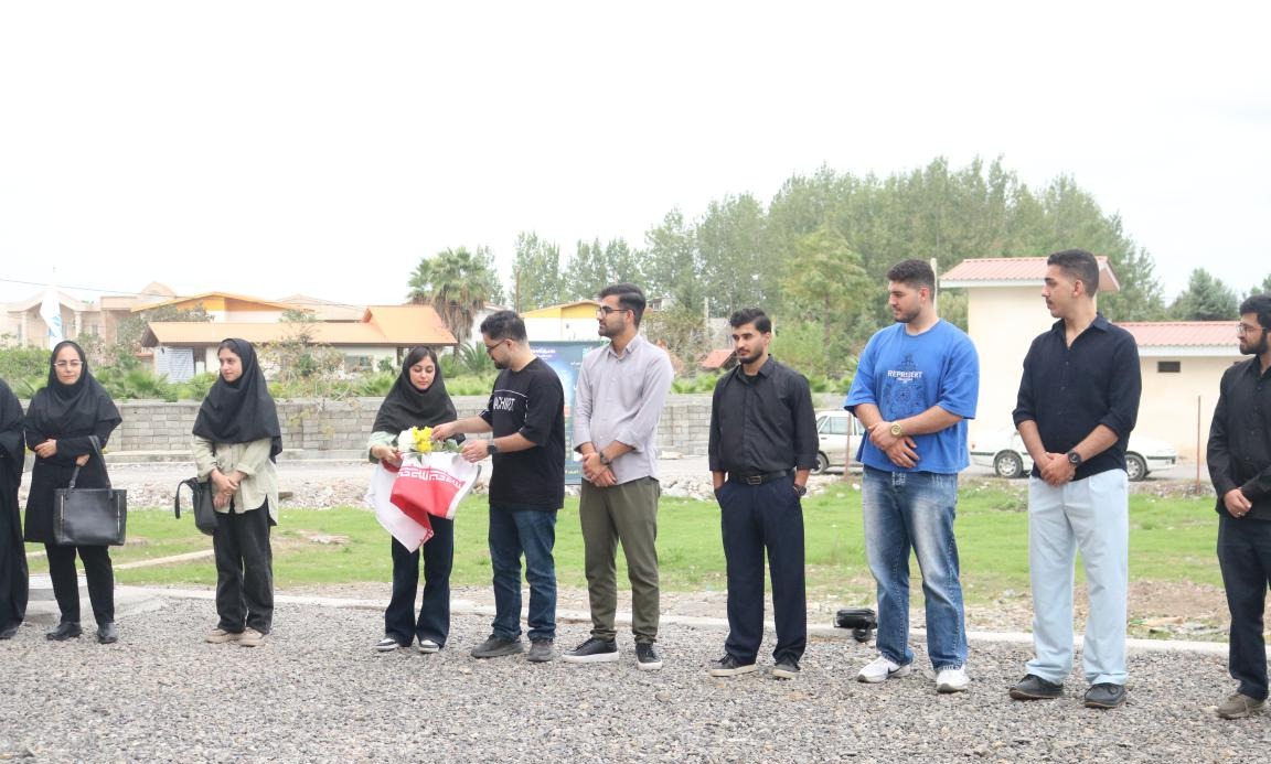 آیین پرچم همزمان با دانشگاه های سراسر کشور در دانشگاه تخصصی فناوری های نوین آمل برگزار شد / پرچم ایران؛ نماد هویت، استقلال و وحدت ملی