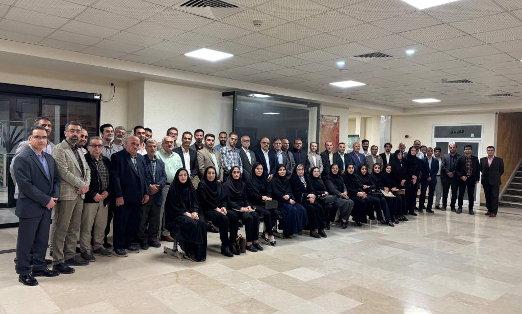 آیین گرامیداشت روز کارمند / تجلیل از کارمندان نمونه
