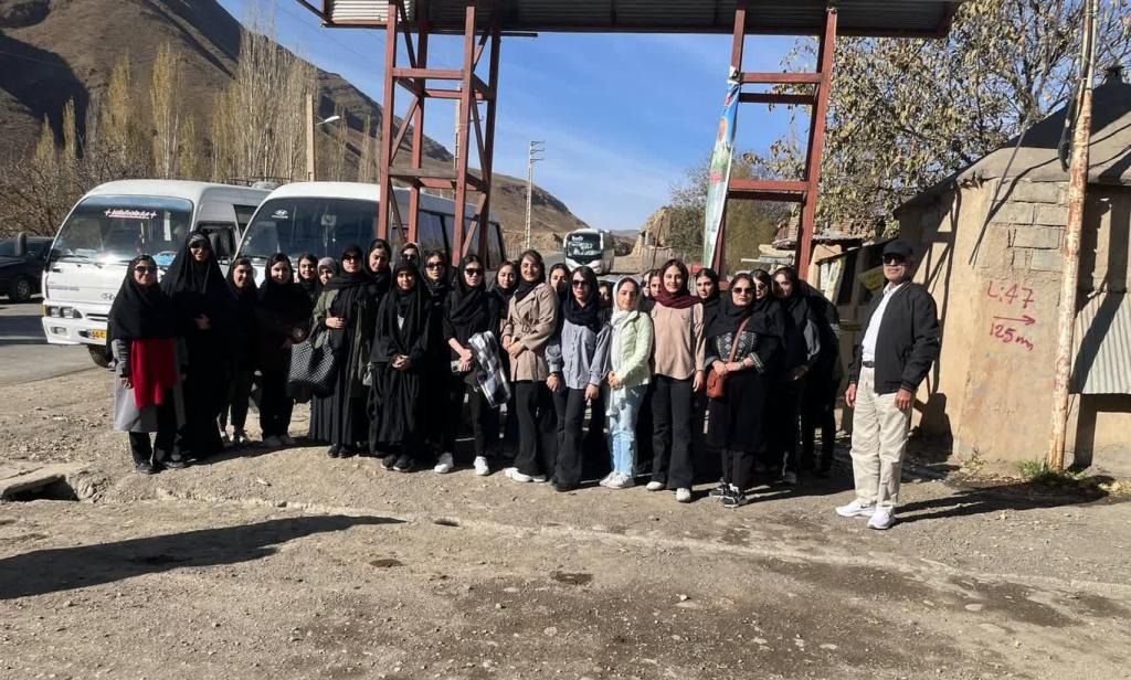 بازدید دانشجویان از خانه تاریخی نیما یوشیج