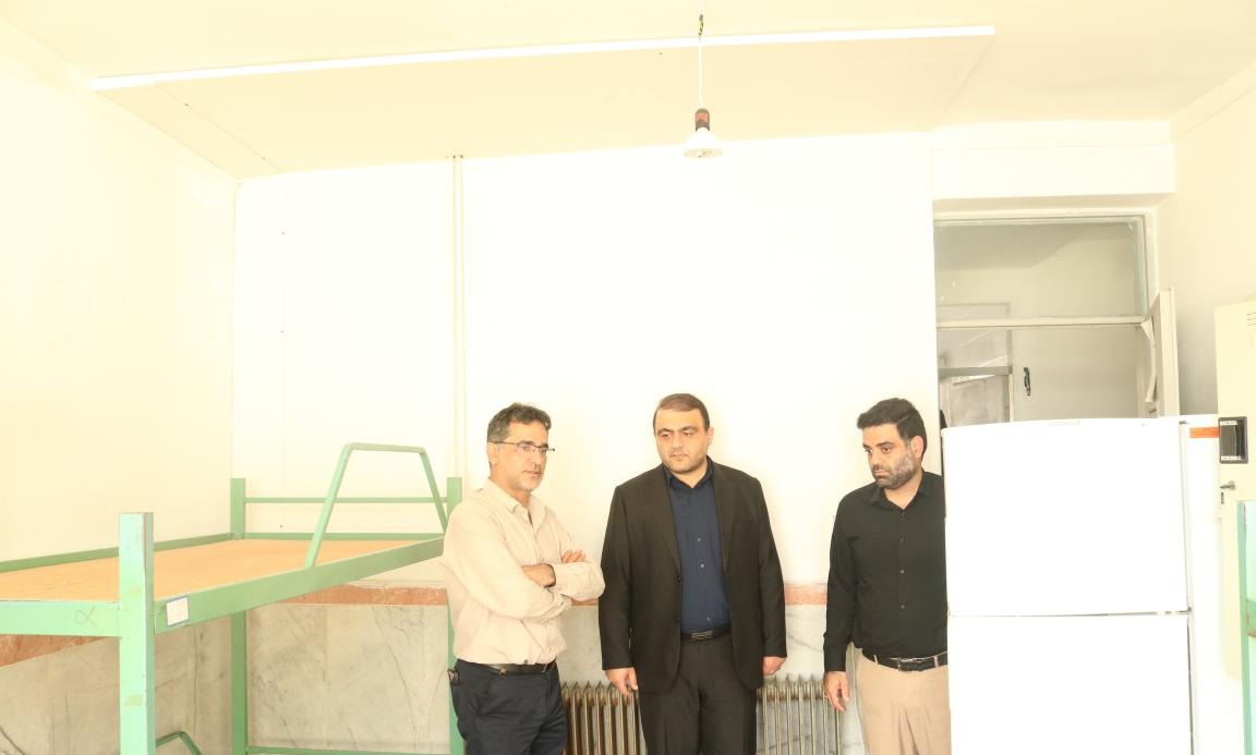 بازدید ریاست دانشگاه از خوابگاه های دانشجویی در آستانه سال تحصیلی جدید