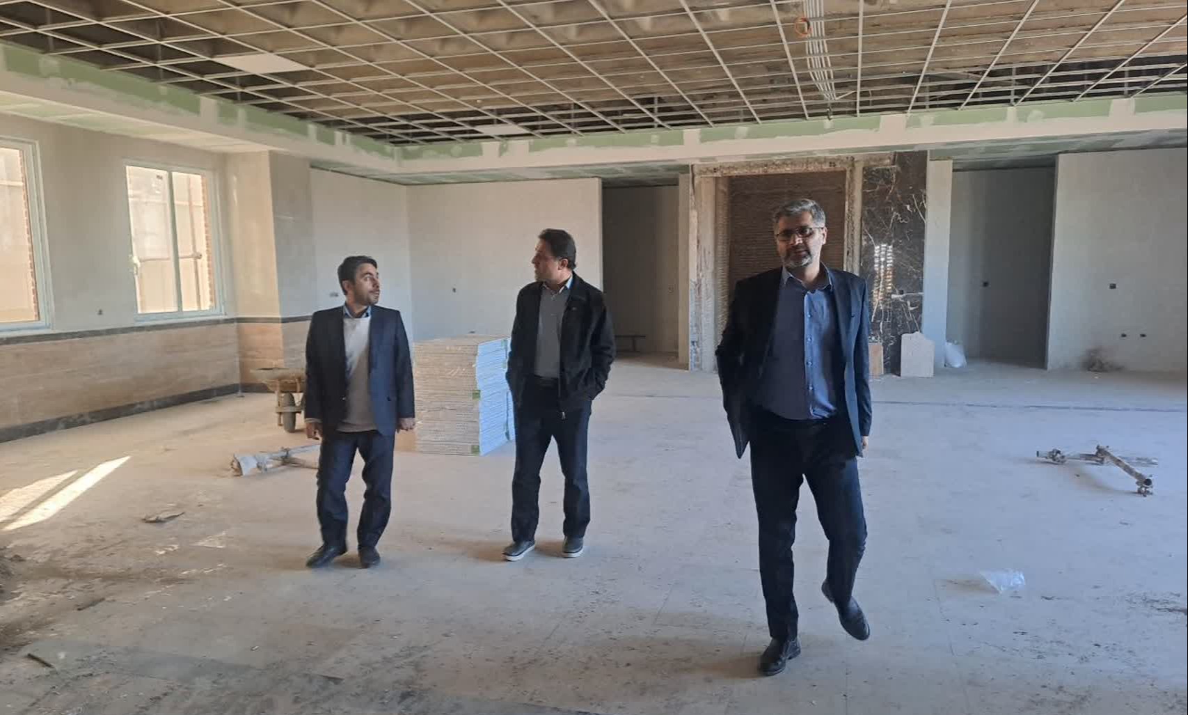 نشست سرپرست دانشگاه و معاون توسعه مدیریت و منابع با پیمانکاران جهت پیگیری طرح های عمرانی دانشگاه