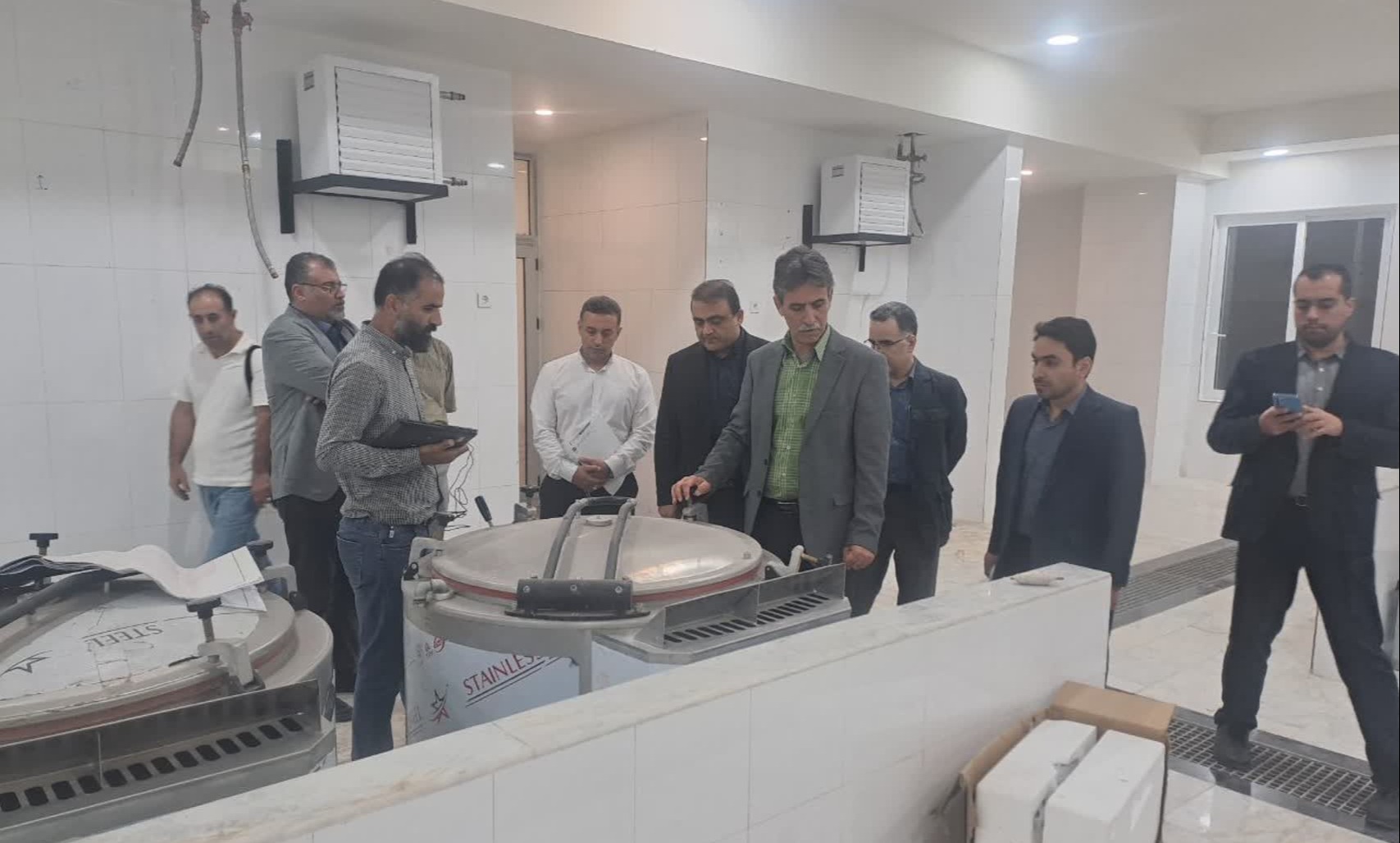 بازدید معاون عمرانی امور آموزش عالی سازمان برنامه و بودجه کشور از پروژه های عمرانی دانشگاه؛ تأکید بر پیگیری تأمین اعتبار خوابگاه خواهران