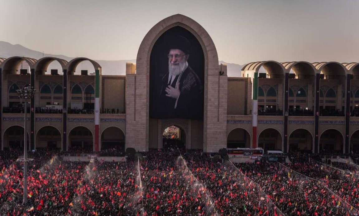 حضور پرشور دانشگاهیان دانشگاه تخصصی فناوری های نوین آمل در آیین وداع و تشییع پیکر مطهر قائد شهید امت