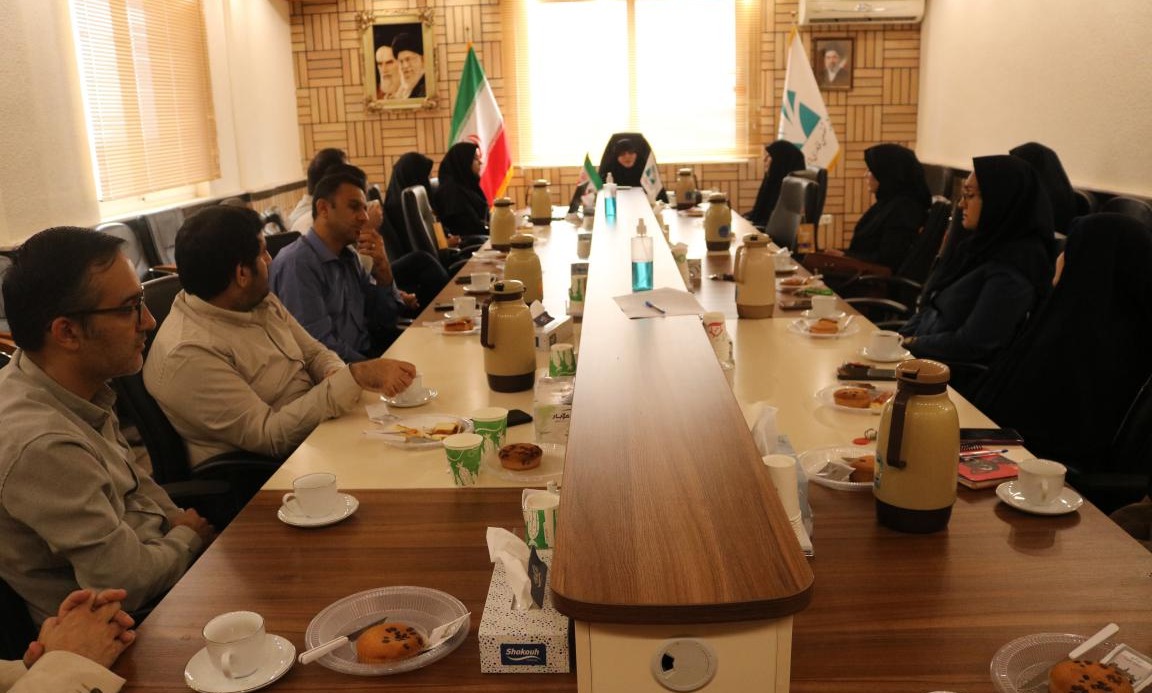 نشست هم اندیشی استادان و نخبگان به مناسبت هفته دفاع مقدس برگزار شد / دفاع مقدس؛ فرهنگ ایثار، مقاومت و مسئولیت اجتماعی