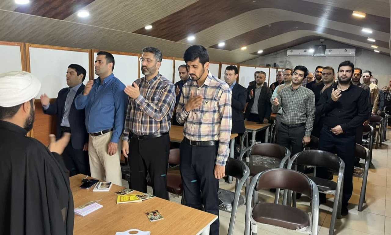 برگزاری مراسم پر فیض زیارت عاشورا در دانشگاه تخصصی فناوری های نوین آمل به مناسبت ایام عزاداری سید و سالار شهیدان